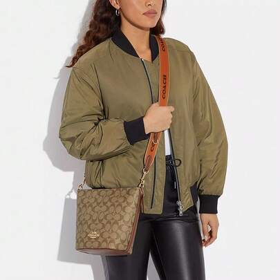  Bolso de hombro tipo tote con cierre de cremallera y estampado de firma clásica de COACH CH484IMVGM