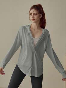 Never me Atasan Yoga Wanita Berkualitas Tinggi, Cocok untuk Lari Pagi, Jaket Kebugaran Profesional, Pakaian Luar Ringan Pelindung Matahari untuk Lari Musim Semi - Light Grey - View 5