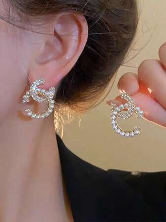 2 piezas Pendientes elegantes con letra C de cristal y perla, pendientes con encanto elegantes adecuados para que las mujeres los usen en vacaciones, eventos y bodas