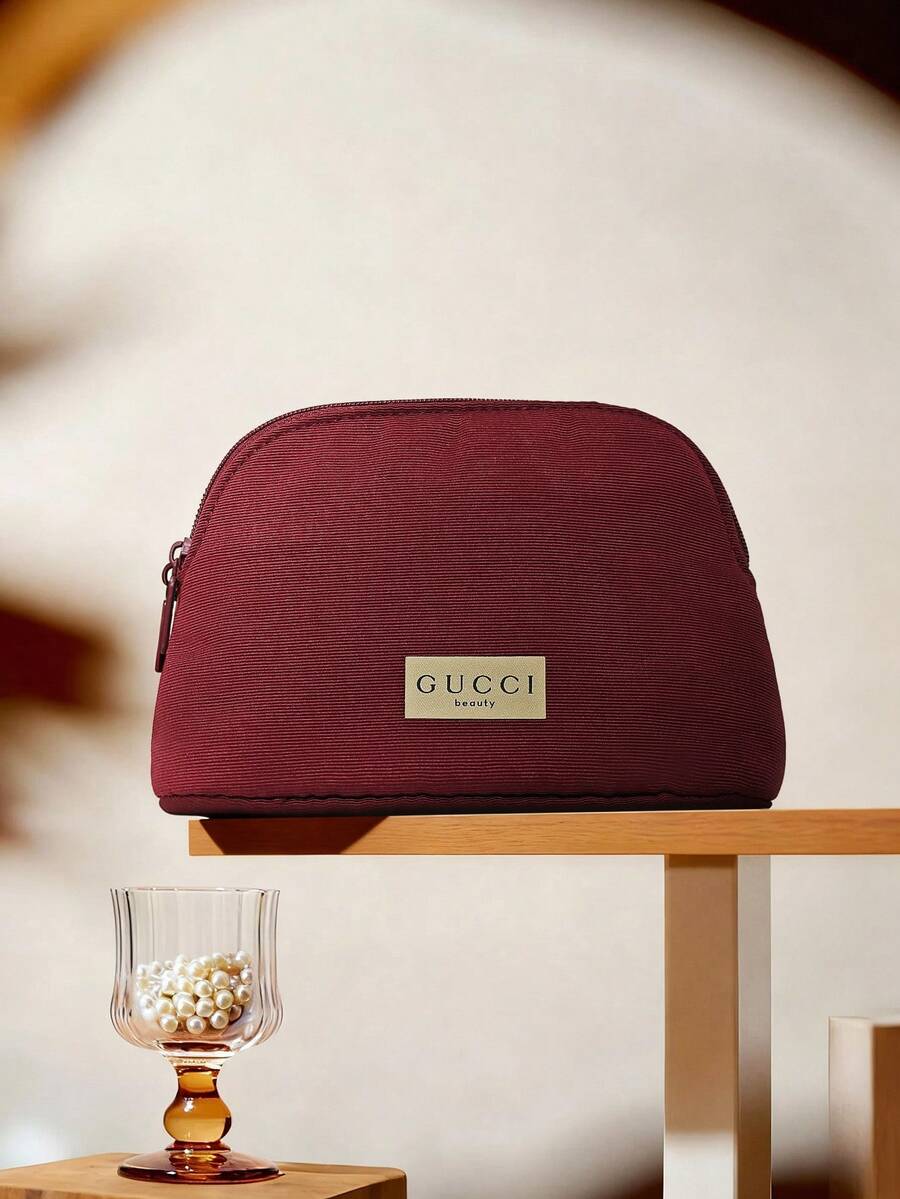 Gucci 安克拉红色半圆形贝壳化妆包，2026春夏新款。旅行必备。化妆包，便携式零钱包化妆包 - 酒紅色 - 查看 1