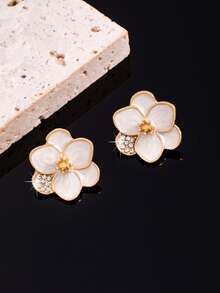 1 Pair Elegant Minimalist Floral Earrings, Versatile And Charming Korean/Japanese Style - White - View 4