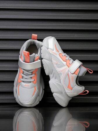 1双儿童运动鞋，撞色设计，舒适透气，轻便百搭，户外儿童时尚休闲跑步鞋