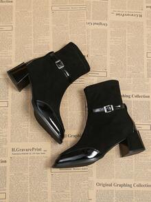 2025秋冬新款复古法式英伦风黑色方头麂皮短靴，侧拉链修身粗跟搭扣时尚连衣裙靴 - 黑色 - 查看 7