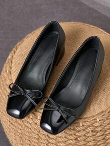 Black Patent Square Toe Bow Block Heel Pumps – 5cm - Black - View 4