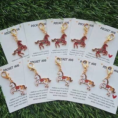 5件套可爱小马钥匙扣 | 多款锌合金钥匙扣，附赠红色爱心卡片，是情人节、母亲节、父亲节、生日、婚礼等场合的理想礼物