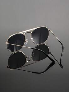 一副男士金属框圆形度假风优雅休闲时尚眼镜，适合骑行、驾驶、海岛度假、海滩、日光浴等场合。 - 彩色 - 查看 9