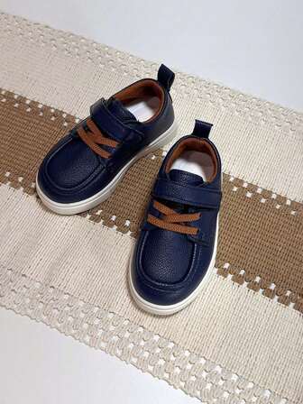 2025新款童鞋，海军蓝仿皮魔术贴儿童休闲鞋，轻便软底男女童运动鞋，适合春秋季穿着