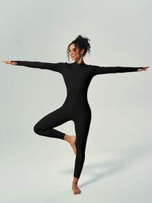 UONNOU 1 Piece 连体衣 连体运动服 蜜桃臀 提腰 收腹 瘦腿 全身塑身 拉链半开 长袖 拇指孔设计 小立领 适合运动 滑雪 骑行 健身房 瑜伽 球类运动 锻炼 室内外 日常休闲 无缝罗纹针织面料 运动服 秋冬款 - 黑色 - 查看 12