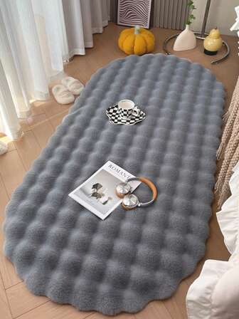 1pc Soft Fluffy Fur Mat Gray Oval Area Rug, Comfortable For Bedroom, Living Room, Study, Office, Entryway, Room Decor As Floor Mat, Plush Bedroom Rugs, Washable & Non-Slip, Cute Rug - Indoor All-Season Home Decor, Ideal For Indoor Use, Luxurious Simple Living Room Rug, Bedroom Rugs, Bedside Rug, Oval Rug, Bathroom Rug, Decorative Rug, Faux Fur Rug, Gray Mats, Bedroom Decor, House Decor, Autumn And Winter Decor, Room Decorations