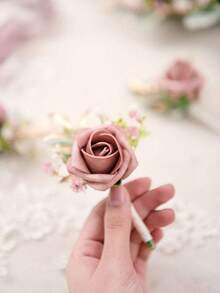 زهور اصطناعية بوتونييرة مع دبابيس للرجال ، بوتونييرة للعريس والوصيف والضيوف ، زهور اصطناعية لديكور الزفاف / الحفلات الرسمية / الحفلات المدرسية ، إلخ. بوتونييرة وردية للرجال في حفلات الزفاف للعريس والوصيف وحفلات الزفاف والذكرى السنوية والعشاء الرسمي والحفلات والحفلات المدرسية ، ديكور الزفاف المنزلي البوهيمي ، اكسسوارات عيد الحب - بوتونيير وردي غباري - مشاهدة 2