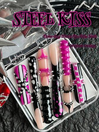 原创设计，手工制作，10片装朋克风亚克力美甲套装，长款按压式美甲（管状美甲），Y2K风格，饰有铆钉和十字元素。紫色美甲搭配个性化时尚设计，黑色美甲搭配比基尼图案，打造独具一格的朋克女孩风格。