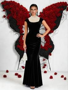 Women's Elegant Christmas Party Faux Pearl Fitted Mermaid Hem Formal Dress