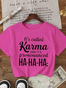 T-shirt à col rond avec imprimé "For Karma" pour femmes grande taille - t-shirt décontracté à manches courtes, élastique, lavable en machine, confortable toute saison, convient pour un usage quotidien, tissu opaque | Design ludique - Rose vif - Voir 1