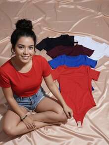 Set Of 5 Basic Women's Short-Sleeve Bodysuits – Neutral Colors. Fitted – Essential Basics. Comfortable And Fitted Design. Ideal For Casual And Modern Looks. Casual And Elegant. Fabric With Beads. Vacation. Daily Wear. Birthday Party. Travel. Bachelorette Party. Sports And Fitness. - 紅 黑 藍 酒 白 - 查看 4