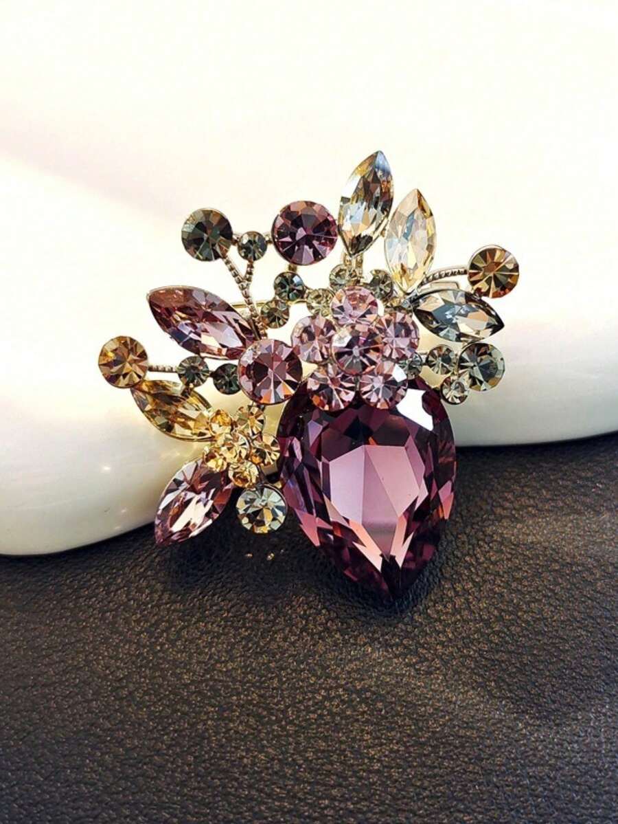 1件奢华水晶水钻胸针配饰，时尚欧式风格，可用作胸针、翻领别针、背包夹等。 - 紫色 - 查看 1