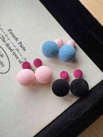 Set de 3 piezas de pendientes de bola con decoración de terciopelo de colores contrastantes, minimalistas y dulces, con bolas pequeñas y grandes de doble cara, elegantes y lindos, adecuados para uso diario y festivo de las mujeres