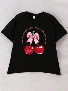 浅粉色短袖T恤，饰有蝴蝶结和樱桃印花，休闲宽松版型，适合春夏穿着，日常、度假、上学皆宜。 - 黑色 - 查看 3
