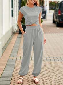 Fisoew Women Two Piece Thin Breathable Outfit Summer 2024 Y2K Loungewear Set Crop Top And Joggers Lightweight Tracksuit With Pockets Casual Streetwear - 淺灰色 - 查看 1