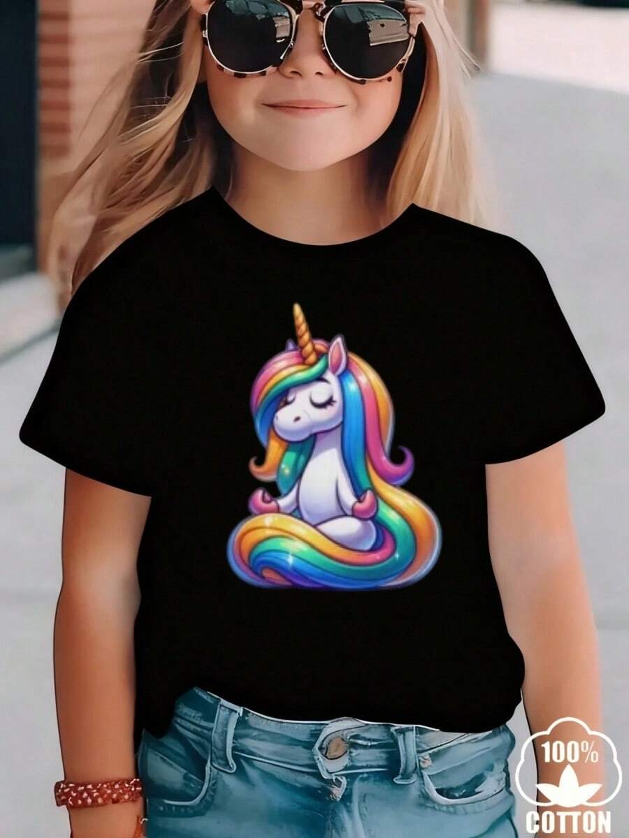 Esta nueva camiseta de manga corta para niñas, 100% algodón, luce modernos estampados de Oso de pijama, informal y versátil. Confeccionada con un tejido suave y delicado con la piel, es suave con la piel sensible de tu hija, permitiéndole libertad de movimiento y comodidad durante reuniones familiares, actividades escolares o juegos al aire libre. - Negro - Ver 1