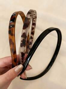 3条/1条 14.57英寸/37厘米 黑色、棕色、灰色、玳瑁色 简约防滑锯齿轻便塑料发箍，时尚百搭高端优雅简约风格发饰，适合日常佩戴、休闲、派对、通勤、海滩、度假、发型设计、洗脸、化妆、搭配服装等场合，可作发带、发箍、头饰。 - 彩色 - 查看 1