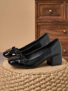 Zapatos de tacón con punta cuadrada, textura de piedra y lazo en dos tonos de negro patentado - 5cm - Negro - Ver 3