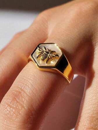 1pc Vintage Elegant Bee Shaped Carved Ring, Minimalist Design, Eternal Anniversary And Engagement Jewelry, Wedding Engagement Party Holiday Jewelry Accessory (No Box)