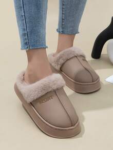 Nuove pantofole da donna, realizzate in tessuto con lettere in floccato, design in patchwork in pelliccia lunga, fodera in pelliccia sintetica, suola in EVA, calde, leggere e confortevoli per l'inverno - Cachi - Visualizzare 4