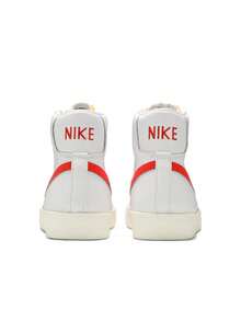 Nike Blazer Mid '77 女款休闲运动鞋 透气缓震 轻便百搭 通勤日常穿着 白色 CZ1055-101 - 白/哈瓦那辣椒紅 - 查看 3