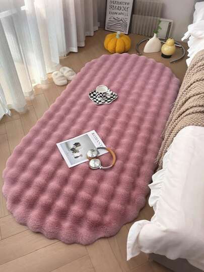 1pc Soft Fluffy Fur Mat Pink Oval Area Rug, Comfortable For Bedroom, Living Room, Study, Office, Entryway, Room Decor As Floor Mat, Plush Bedroom Rugs, Washable & Non-Slip, Cute Rug - Indoor All-Season Home Decor, Ideal For Indoor Use, Luxurious Simple Living Room Rug, Bedroom Rugs, Bedside Rug, Oval Rug, Bathroom Rug, Decorative Rug, Faux Fur Rug, Pink Mats, Bedroom Decor, House Decor, Autumn And Winter Decor, Room Decorations