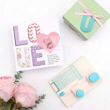 CYFUN DESIGN 1 bucată mini perforator alfabet pentru cărți DIY meșteșuguri scrapbooking petrecere decor, creați litere, cifre și semne de punctuație de 1,5" x 2,5" rapid și ușor cu acest perforator! Foarte util pentru crearea de bannere, cărți, decorațiuni pentru copii, titluri de scrapbooking etc. Surprindeți-vă cei dragi cu un "La mulți ani" sau "Felicitări!". Creați cele mai minunate inițiale pentru coperta unui album și transformați-o într-un cadou superb. - Multicolor - Vizualizare 11