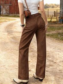 Quần jeans nữ ống đứng cạp trung màu nâu cà phê, kiểu dáng giản dị và tối giản, ôm sát và tôn dáng, phù hợp cho mặc hàng ngày, phong cách đường phố và những buổi đi chơi thường ngày. - màu nâu cà phê - Xem 9