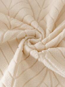 1件装羊羔绒叶子提花沙发套，适用于1-5座沙发，宠物友好，可机洗，四季皆宜 - 米色 - 查看 12