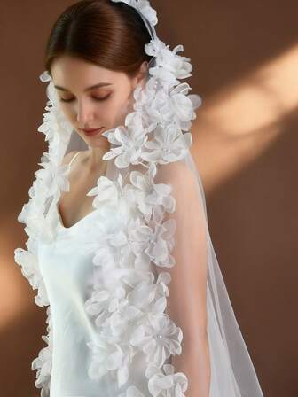 1 件白色 3D 珠饰贴花新娘面纱，适合婚礼、教堂式婚礼、摄影道具，不含发梳。