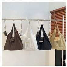 这款实用钥匙扣收纳袋容量大、重量轻，配有可拆卸钥匙环，是一款多功能日常收纳包，休闲时尚，男女皆宜，非常适合购物、旅行、通勤或日常使用。