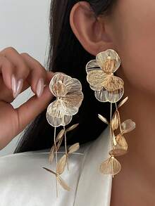 1 对复古创意时尚金属镂空银杏叶和花朵耳环，适合女性日常佩戴和各种宴会聚会，装饰珠宝