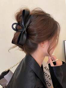 1 pieza Clip de pelo de plástico ABS de unicolor con efecto de cuero sintético de doble cara, pinza de pelo grande con lazo mate, portacoque elegante y versátil, adecuado como accesorio de pelo de mujer para otoño/invierno - Multicolor - Ver 2