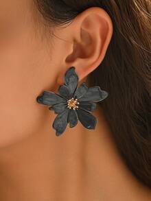 1 Pair Bohemian Style Versatile Double-Layer Asymmetric 5-Petal Flower Drop Earrings, Fashionable Minimalist 3D Floral Earrings Suitable For Women's Daily, Vacation, Party Wear (Handmade, May Have Slight Glue Residue, Handwoven Randomly) - Black - View 2