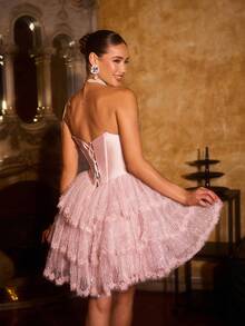 Faeriesty 优雅无肩带派对礼服，修身缎面上身（精致褶皱细节），多层薄纱裙摆（闪亮点缀和精致刺绣，营造蓬松梦幻效果），后背系带设计——是婚礼、鸡尾酒会、花园派对、慈善晚宴的理想之选。 - 粉色 - 查看 3