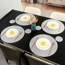 6 Piezas/8 Piezas Manteles de mesa de comedor de PVC antideslizantes e impermeables, con aislamiento. Disponibles en colores dorado, plateado, rosa y rojo. Manteles de estilo occidental para hoteles/restaurantes, redondos y lavables a máquina. Protegen las superficies y son adecuados para usar en bodas, fiestas de Navidad, reuniones y para decorar comedores en cocinas del hogar.