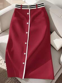 تتميز هذه التنورة الوسطية الجديدة لفصلي الربيع وال...