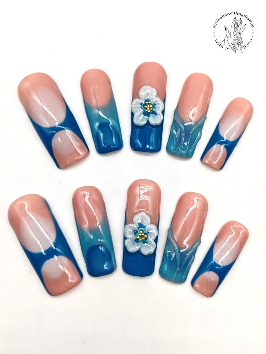 10片纯手工压制可佩戴美甲片，33mm长方形，肉粉色，蓝色渐变，立体白色花朵金色小圆珠装饰，凸起线条装饰。可爱美甲贴片，假指甲贴片。适合日常休闲度假、宴会、派对、演出等场合。美甲用品 - 彩色 - 查看 1