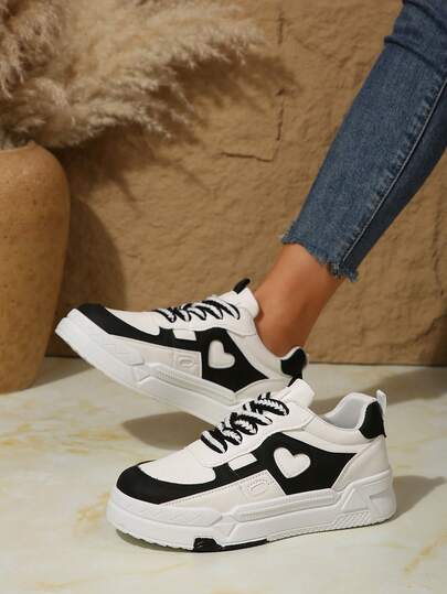 2025春季新款黑白学生运动鞋，时尚百搭滑板鞋，休闲运动鞋，ins风，厚底网球鞋，四季皆宜