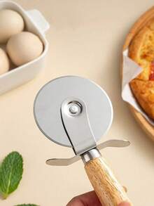 1把304不锈钢一体式披萨刀 - 木柄，单刃锋利刀片，烘焙专用，跨境烘焙必备，适用于学生宿舍、家庭厨房、旅馆、小型面包店，新年、母亲节、感恩节、毕业季的绝佳礼物