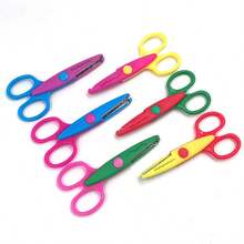 Conjunto de 6 tesouras decorativas coloridas para artesanato, com cabo antiderrapante em resina ABS, ideais para cortar papel, scrapbooking, confecção de cartões e projetos de arte DIY. - Multicolorido - Ver 1