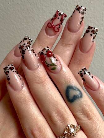 24 piezas de uñas cuadradas de longitud media con diseño de estampado de leopardo, patrón de lazo rojo cereza 3D estereoscópico francés, cobertura completa de brillo, uñas postizas prensadas, adecuadas para que las mujeres las usen de manera casual, para el trabajo, fiestas, bailes y otras decoraciones de arte de uñas