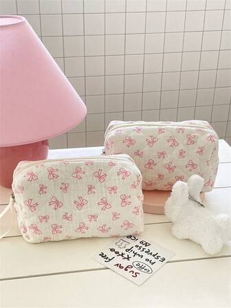 1 Pc Cute Bowknot Make Up Bag Women Travel Make Organizer Zipper Toiletries Bag Pouch Quilted Cosmetics Bag, Stylish Foldable Commuter Makeup Bag For Brushes Aesthetic Cosmetic Bag For Gift, Friend, Girls, Student Quilted Floral Flower Zippered Makeup Bag Cute Floral Cosmetic Bag With Zipper