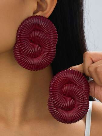 Fashionable Retro Exaggerated Geometric Spray Oil Twisted Wave Stud Earrings For Women, Suitable For Banquet Party Wear, Gift