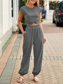 Fisoew Women Two Piece Thin Breathable Outfit Summer 2024 Y2K Loungewear Set Crop Top And Joggers Lightweight Tracksuit With Pockets Casual Streetwear - 深灰色 - 查看 3