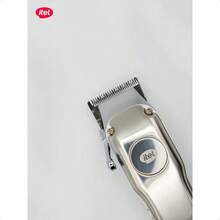 IHC-35 经典三金属理发器，2500mAh 超长续航，配备 LED 显示屏、三个可调节锥形杆和坚固的金属外壳，是理发和造型的理想之选。 - 銀色 - 查看 5