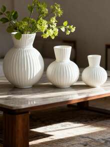 1pc White/Black Minimalist Plastic Vase, Decorative Vase, Art Vase, Artificial Vase, Creative Vase, Flower Decor, Floral Arrangement, Room Decor, Simple Creative Vase, Living Room, Dining Table Decor, PP Material Anti-Drop Holiday Decor Gift, Birthday Graduation Home Decor Vase, Birthday Party, Singles Party, Festival Party - Multicolor - View 4